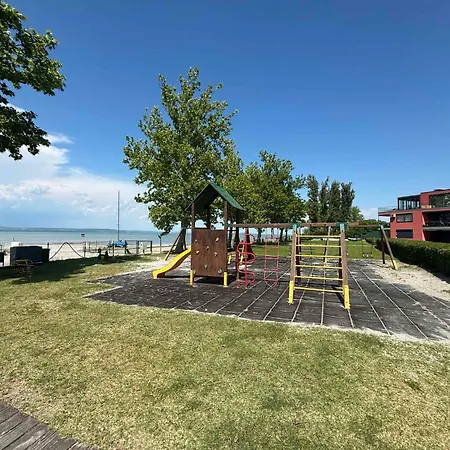 Apartament With Pool In 55233