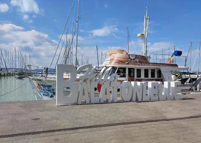 With Pool In 55233 * Balatonlelle