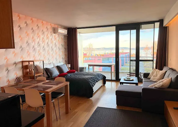 Appartement With Pool In 55233